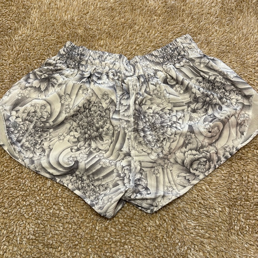 Lululemon Hotty Hot Low Rise